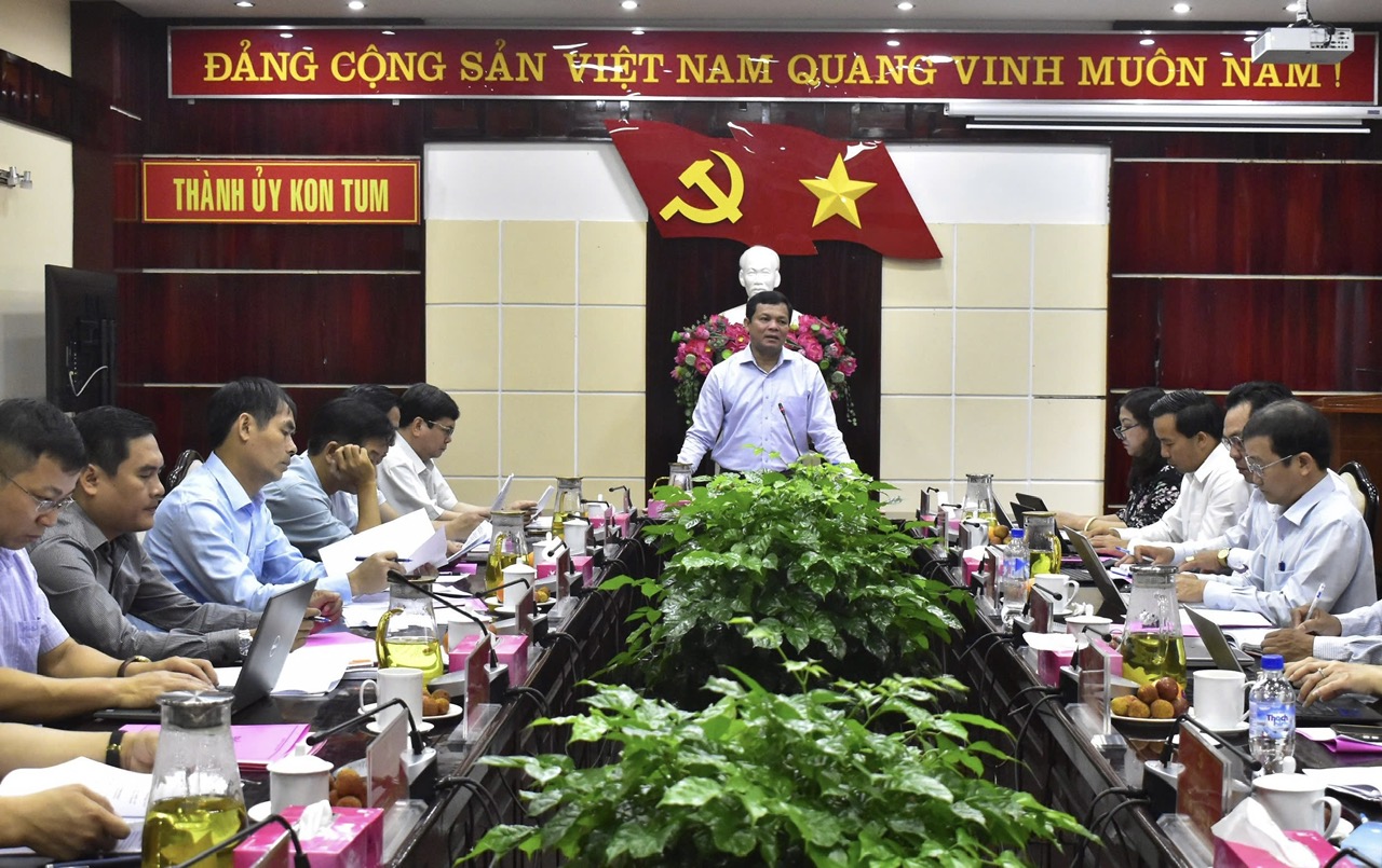 Đoàn công tác của Thường trực Tỉnh ủy kiểm tra việc sắp xếp đơn vị hành chính trên địa bàn thành phố Kon Tum